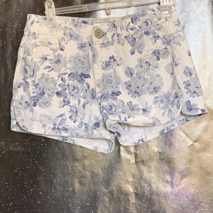 Candies- Blue Flower White Denim Shorts size 7